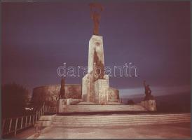 1970 Budapest, Szabadság-szobor, színes fotó, 17,5×23,5 cm + szállítólevél Vida elvtársnak címzett borítékban