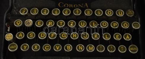 cca 1920-40 Corona amerikai hordozható írógép kissé kopott állapotban, magyar billentyűzettel, táská...