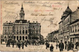 1904 Újvidék, Novi Sad; Futtaki utca, városháza, Herger Ágoston üzlete, Újvidéki Takarékpénztár. J. Singer fényképész kiadása / Futtaker-Gasse / street view, town hall, shops, savings bank (r)