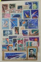 Román és szovjet bélyegek sorokkal a 60-as évek első feléből + 1 kínai sor, 2 db jó állapotú közepes berakóban