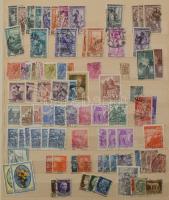 Néhány száz főleg külföldi bélyeg 12 vastag fekete lapos nagy berakóban