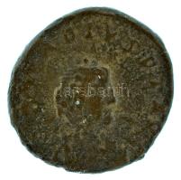 Római Birodalom 383-408 / Arcadius / Konstantinápoly / AE4 (1,06g) T:VF
Roman Empire 383-408 / Arca...