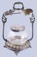 Ezüstözött neorokokó dzsemkínáló, kanállal, kopással, m: 26,5 cm