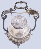 Ezüstözött neorokokó dzsemkínáló, kanállal, kopással, m: 26,5 cm