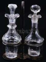 Antik olj-ecet kínáló, fém szerelékben, eltérő dugókkal, m:22 cm alatt