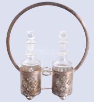 Art deco ezüstözött olaj-ecet kínáló, üvegekkel, m: 26 cm