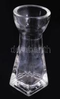 Szögletes italos üveg kiöntő résszel, hozzá 6 darab pohár, m: 9,5-24 cm