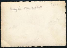 1940. szept. 11. Ördögkút (Treznea), magyar katonák a falu határában, a hátoldalon feliratozott fotó...