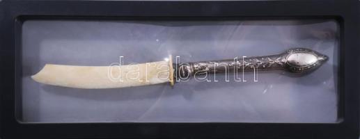 Antik fémnyelű csont vajazókés, tartóban, h: 19 cm