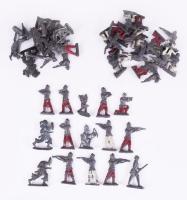50 darab ólomkatona, klf méretben
