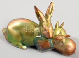 Zsolnay eozin mázas nyúlcsalád, jelzett, ragasztással, fülhiánnyal, 16x9,5 cm