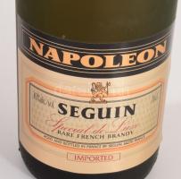 Napoleon Seguin brandy bontatlan palack 0,7L 40%, dobozában