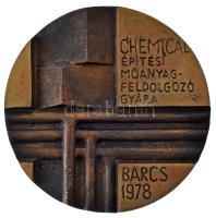 Csíkszentmihályi Róbert (1940-2021) 1978. "Chemical Építési Műanyagfeldolgozó Gyára - Barcs" bronz emlékérem eredeti tokban (90mm) T:AU