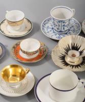 12 darab porcelán csésze alátéttel, közte érdekes darabokkal, jelzett, minimális kopással, klf méret...