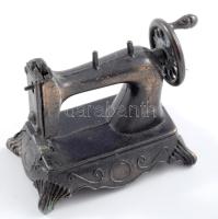 Varrógép alakú hegyező, 7x5,5 cm