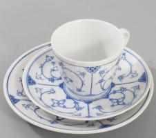 Kahla vasfűmintás egyszemélyes reggeliző szett, csésze alátéttel és desszertes tányér. Jelzés nélkül, hibátlan, d: 16 cm