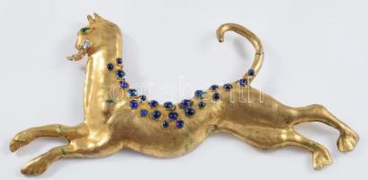 Carolyne Roehm kövekkel kirakott macska bross, h: 17 cm