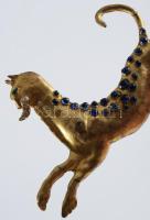 Carolyne Roehm kövekkel kirakott macska bross, h: 17 cm