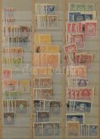 Oroszország + Szovjetunió sok példányos tartalmas előrendező, több ezer bélyeg a kezdetektől kb 1960...