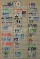 Oroszország + Szovjetunió sok példányos tartalmas előrendező, több ezer bélyeg a kezdetektől kb 1960...