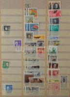 Oroszország + Szovjetunió sok példányos tartalmas előrendező, több ezer bélyeg a kezdetektől kb 1960...