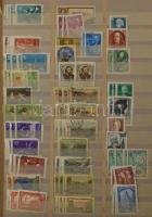 Oroszország + Szovjetunió sok példányos tartalmas előrendező, több ezer bélyeg a kezdetektől kb 1960...