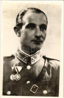 Magyar katonatiszt kitüntetésekkel / Hungarian officer with medals. photo (non PC)