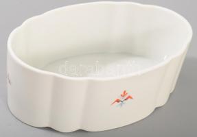 Porcelán tétel, Kispest és Drasche nyúlpár ernyő alatt + kis medve figura + bonbonier fedél nélkül