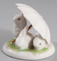 Hollóházi nyulak ernyő alatt, jelzett, hibátlan, m: 5 cm
