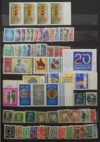 Vegyes érdekes külföldi tétel, több mint 800 bélyeg 8 lapos Philux A4-es berakóban