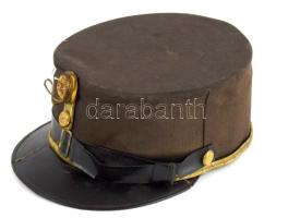 cca 1930 M. Kir. Honvédség, tüzér főhadnagyi társasági sapka ("babmérő"), kisebb sérülésekkel, belső méret: 20x16 cm