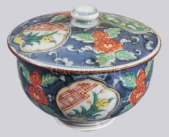 4 darab kínai jelzett fedeles csésze, 2 darabon sérüléssel, d: 10 cm