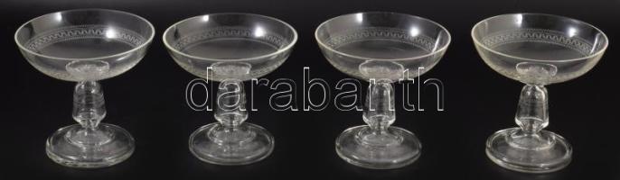 cca 19. sz. utolsó harmada, Baccarat 4 darab champagne pohár, csiszolt mintás hutaüveg, jelzés nélkül, egyik csészén egy pattogzással, m: 12 cm