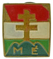 1930 k. "M.É. (Magyar Élet Pártja)" festett bronz gomblyukjelvény hátoldalán "Ludvig BP" gyártói jelzéssel (19x17mm) T:XF,VF festékhibák Hungary cca 1930. "M.É. (Hungarian Life Party)" painted bronze buttonhole badge with "Ludvig BP" makers mark on the back (19x17mm) C:XF,VF painting errors