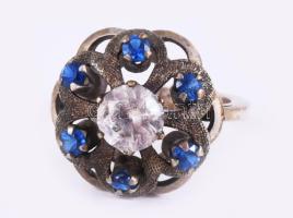 Ezüst (Ag) gyűrű kövekkel, jelzett, m: 49, bruttó 4,1g