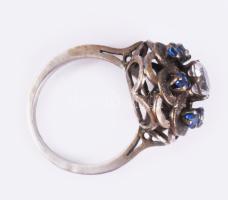 Ezüst (Ag) gyűrű kövekkel, jelzett, m: 49, bruttó 4,1g