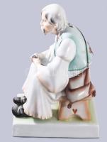 Zsolnay Szalonnázó paraszt. Terv.: Szomor János (1908-1980). Jelzett, kézzel festett, hibátlan, m: 3...