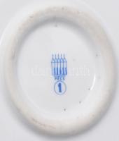 Zsolnay Szalonnázó paraszt. Terv.: Szomor János (1908-1980). Jelzett, kézzel festett, hibátlan, m: 3...