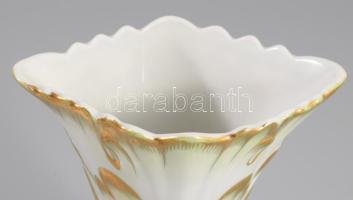 Herendi plasztikus virágmintás váza. Jelzett, hibátlan, m: 13 cm