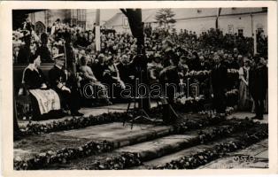 1940 Kolozsvár, Cluj; bevonulás, Vitéz Nagybányai Horthy Miklós Magyarország kormányzója és Purgly Magdolna / entry of the Hungarian troops, Regent Horthy and his wife (vágott / cut)