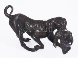 Vadászkutya, zsákmánnyal, Ón szobor ,15 cm