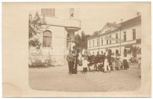 1916 Beszterce, Bistritz, Bistrita; Spitalgasse / Kórház utca, Csákány Jakab és Michael Textor üzlete, "Balra hajtani, balra kitérni, jobbra előzni" / street, shops. photo (gyűrődések / creases)