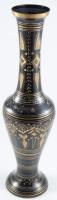 Réz váza, fekete festett karcolt mintával. 41 cm