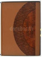 Kína DN "Kínai horoszkóp" 12xklf ezüstözött, kétoldalas multicolor plakett + 24xklf kínai bélyeg 1992-2003 között, albumban, karton díszdobozban T:PP egyiken kis patina, az album az illesztésnél erősen kopott China ND "Chinese Horoscope" 12xdiff silver plated, double-sided multicolor plaque + 24xdiff Chinese stamps between 1992-2003, in album, in cardboard gift box C:PP small patina on one, the album is heavily worn at the joints