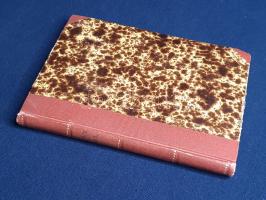 Ovidius, [Publius Naso]:  Ovid Átalakulásai. Fordította Kovách Imre. Pest, 1864. Kiadja Lampel Róbert (Nyomatott Vodiáner F.-nél). 192 p. Első kiadás. A római aranykor virtuóz klasszikus költője, Ovidius örökségét a reneszánsztól kezdve nagy becsben tartották, életművét 1792-től fordították magyar nyelvre. Az antik mítoszokat újraformáló Metamorphoses című munkájából a kolozsvári Viski T. Pál 1802-ben fordított néhány részletet, Egyed Antal 1851-es fordítása után 1864-ben párhuzamosan jelent meg Karádi Imre és Kovách Imre változata. Kovách Imre a tizenöt énekes mű első négy énekét fordította le, minden ének előtt rövid tartalmi ismertetővel, a fordítás alatt gazdag jegyzetanyaggal, mitológiai jegyzetapparátussal, magyarításai részletes indoklásával. A címlapon régi tulajdonosi bejegyzés, az első előzéken katalóguscímke, az oldalakon enyhe rozsdafoltosság. [Római remekírók, 18-19. szám.] Gazda-Horváth: Ovidius 11. Aranyozott gerincű korabeli félvászon kötésben, márványmintás festésű lapszélekkel. Jó példány.