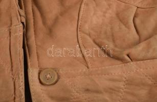 Unisex irhabunda, 42-es méret, kis hibával