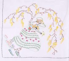 Kézzel hímzett, női alakokkal díszített terítő, cca 85x80 cm