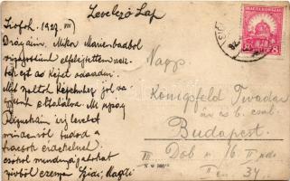 1927 Mariánské Lázne, Marienbad; walking on the street. Eckert photo (crease)