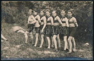cca 1920-1930 Labdarúgók csoportképe, fotólap, 9x14 cm