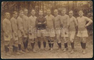 cca 1920-1930 Labdarúgócsapat csoportképe, fotólap, jelzés nélkül, törésnyommal, 8,5x14 cm
